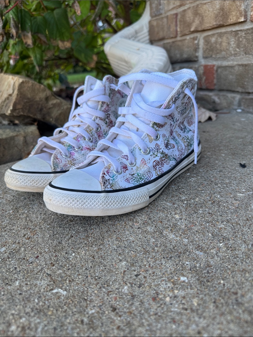 Converse Kids High-Top Sneakers - White with Multicolor Butterfly Print size 3